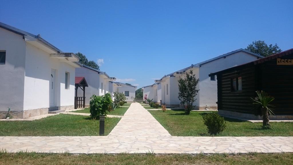 Beni Bungalows Ulcinj Buitenkant foto
